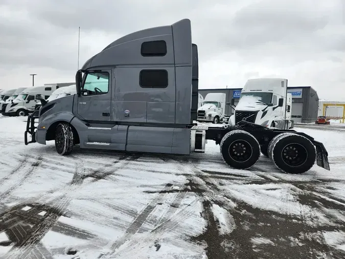 2024 VOLVO VNL64T860
