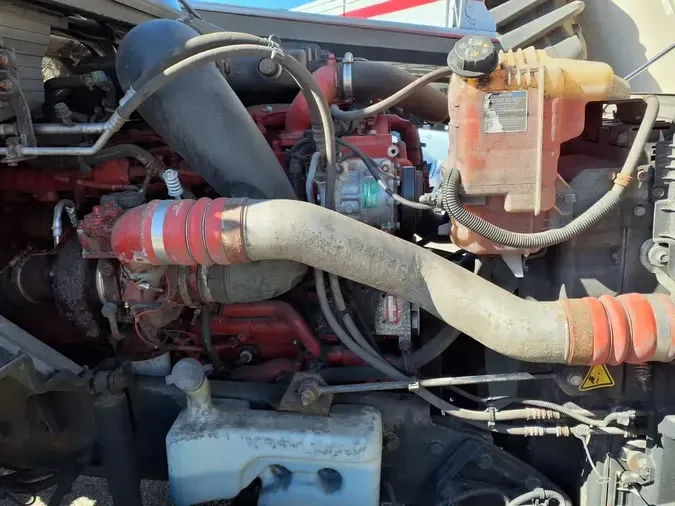 2021 NAVISTAR INTERNATIONAL LT625 DAYCAB S/A