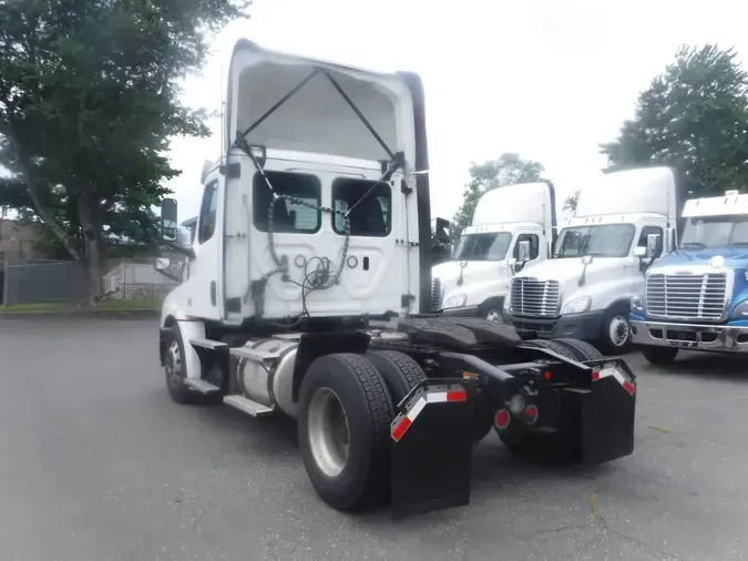 2019 FREIGHTLINER NEW CASCADIA 126