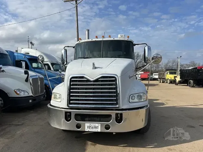 2012 MACK PINNACLE CXU613