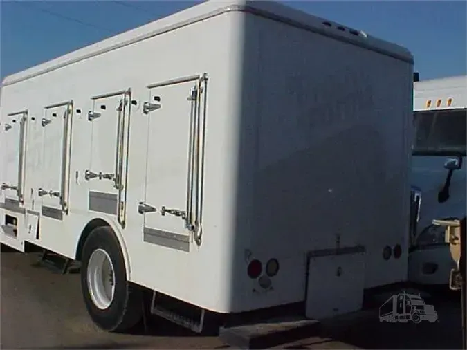 2004 INTERNATIONAL DURASTAR 4300