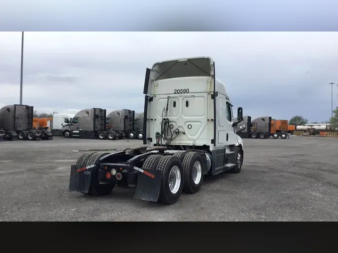 2021 Freightliner Cascadia 126