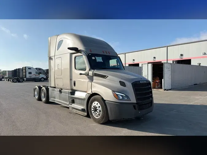 2023 Freightliner Cascadia 12668d24383acd93df0c46f01291fdf12a5