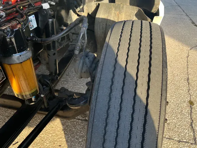 2022 Kenworth T68068d4e2dbe4c6d2cbf7de04b9d5b38a05