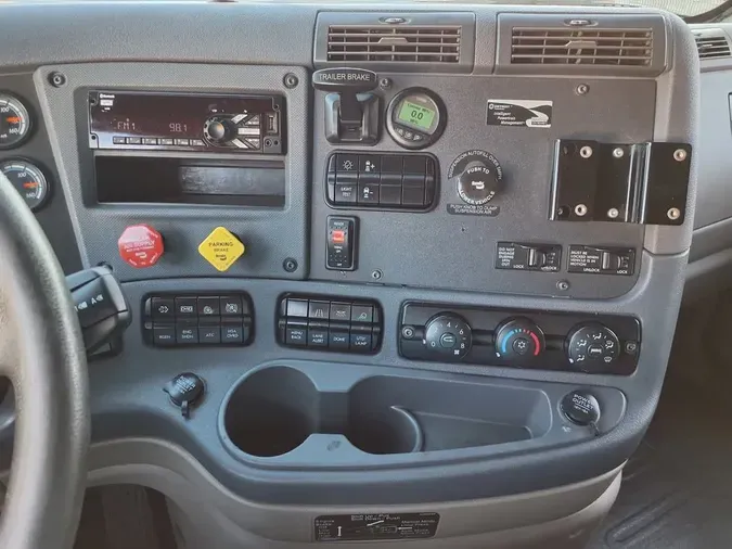 2020 FREIGHTLINER/MERCEDES CASCADIA 125