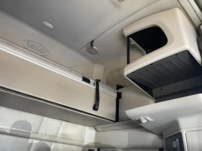 2021 Peterbilt 579