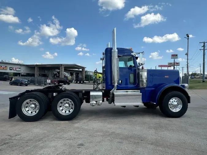 2024 Peterbilt 389