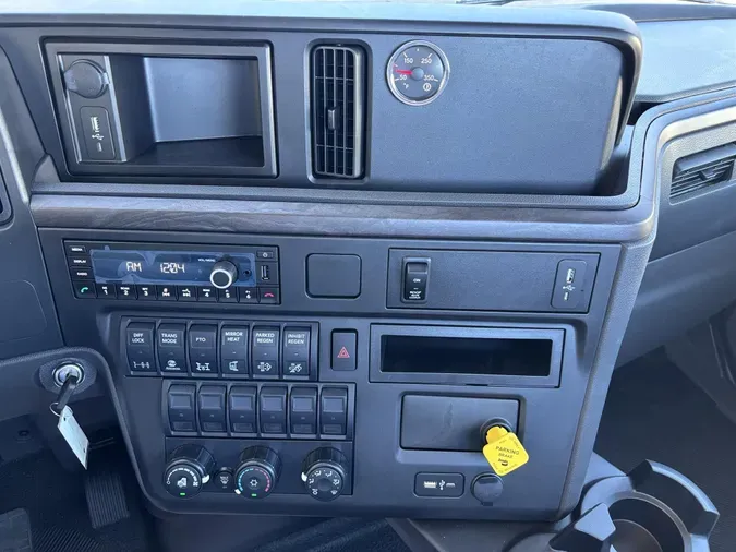 2027 International MV607