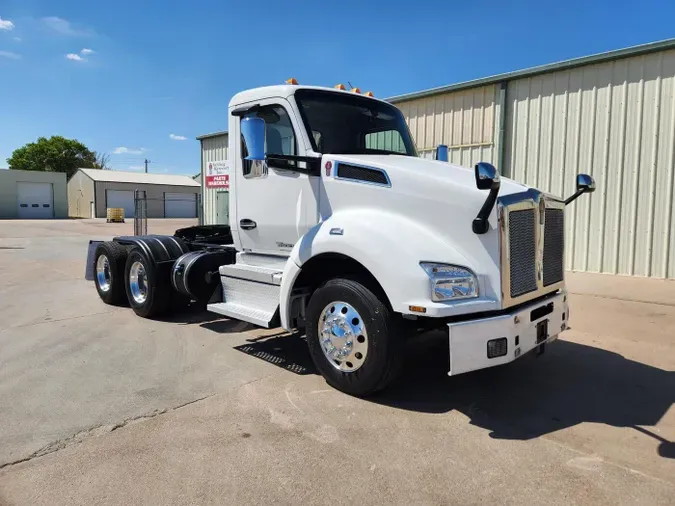 2022 Kenworth T880