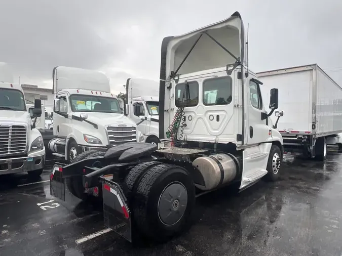 2020 FREIGHTLINER CASCADIA 125