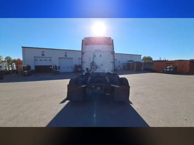 2021 Freightliner Cascadia 126
