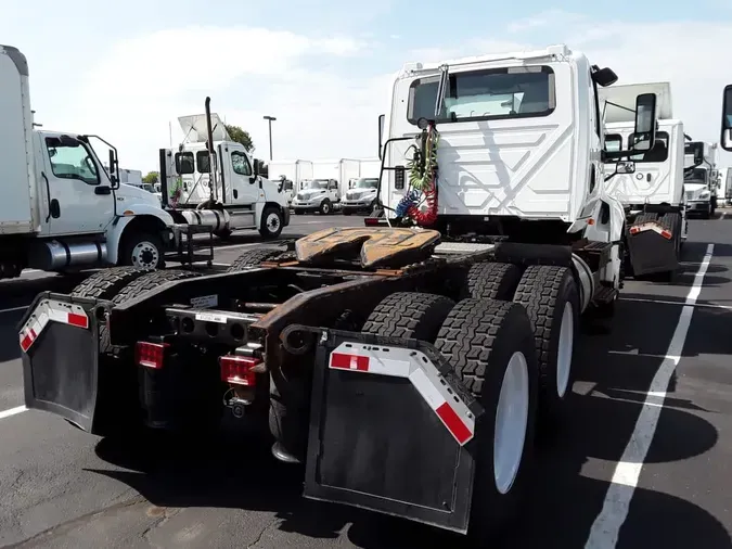 2019 NAVISTAR INTERNATIONAL LT625 DAYCAB T/A