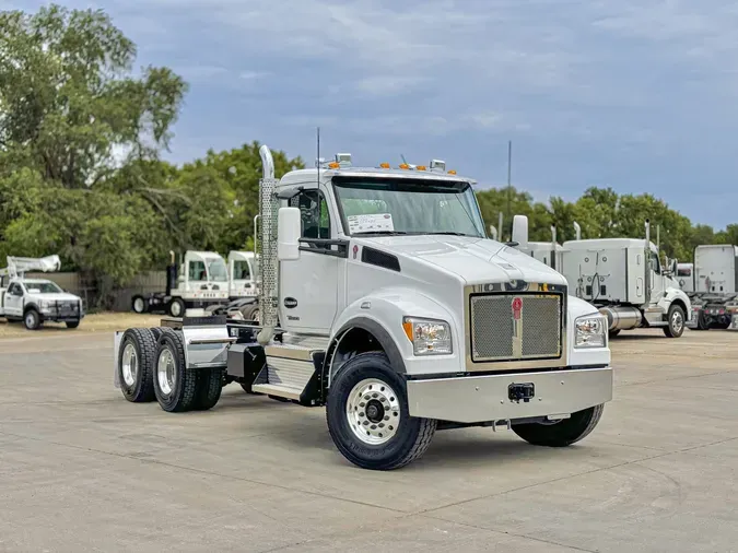 2025 KENWORTH T880S