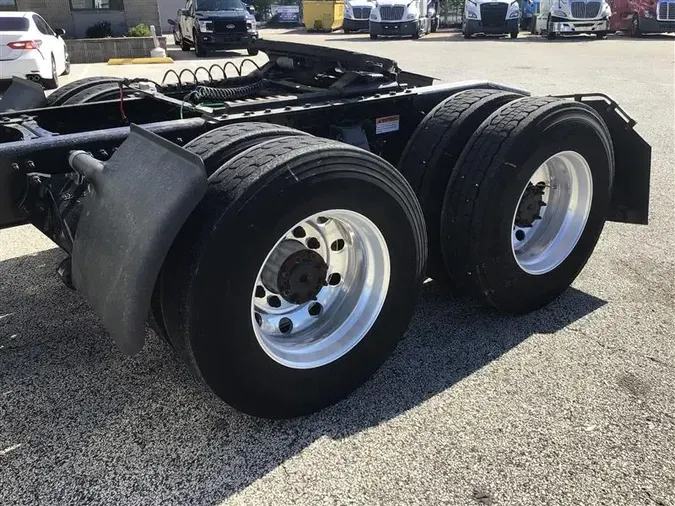 2020 FREIGHTLINER CA126
