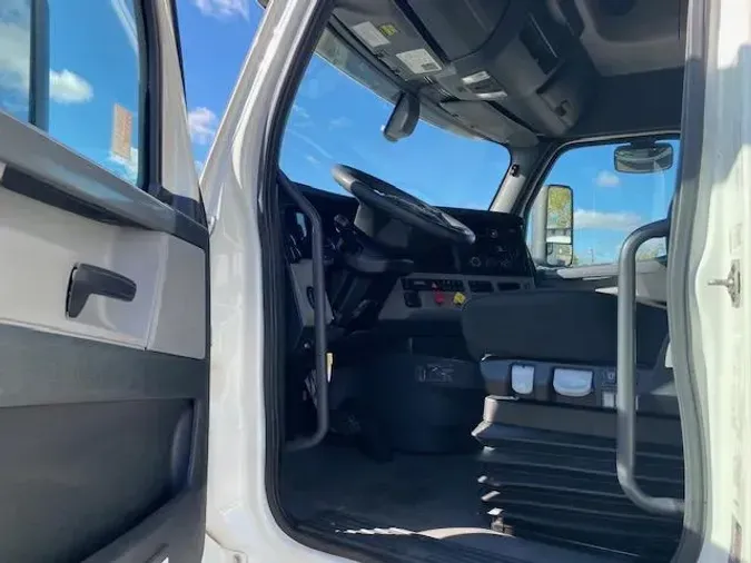 2020 Freightliner Cascadia
