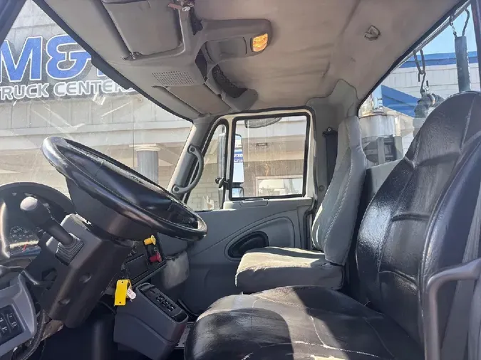 2004 INTERNATIONAL 4400