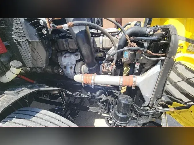 2021 FREIGHTLINER CA126