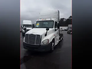 2015 Freightliner CASCADIA 125