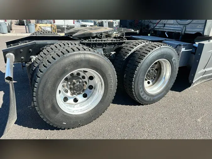 2024 Freightliner Cascadia 126