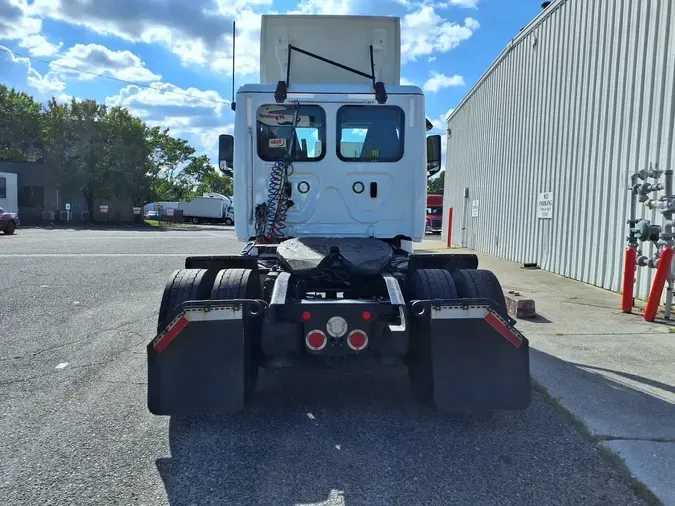 2022 FREIGHTLINER CASCADIA PX12642ST