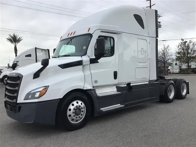 2021 FREIGHTLINER CA126