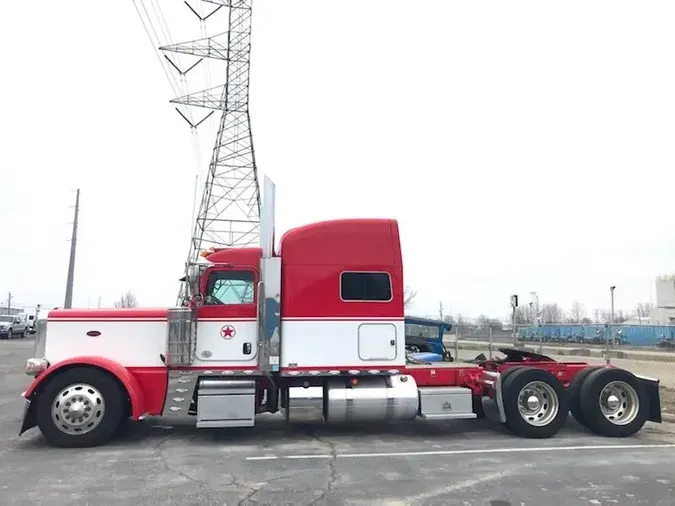 2023 Peterbilt 389