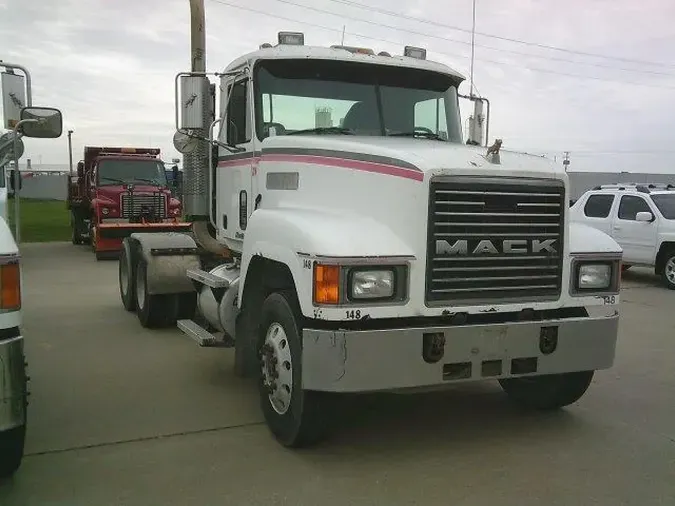 1998 MACK CH613