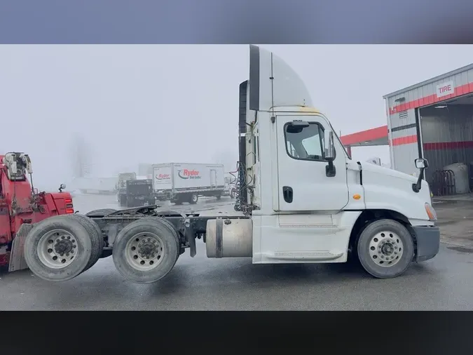 2017 FREIGHTLINER/MERCEDES CASCADIA 125