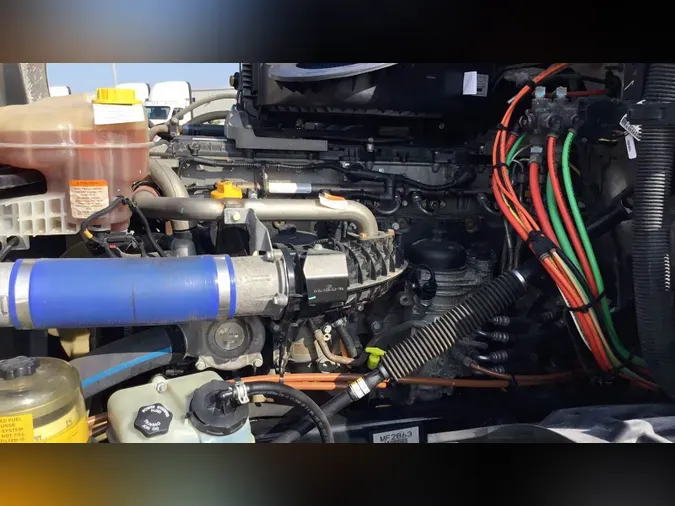 2021 Freightliner Cascadia 126