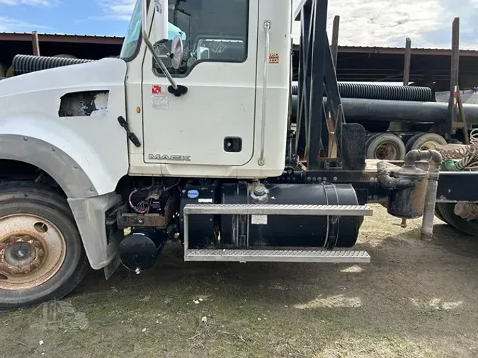 2014 MACK GRANITE GU713