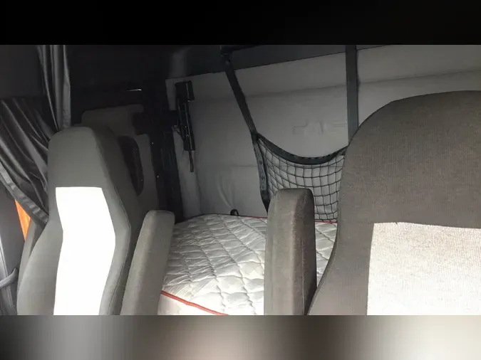 2021 Freightliner Cascadia 126