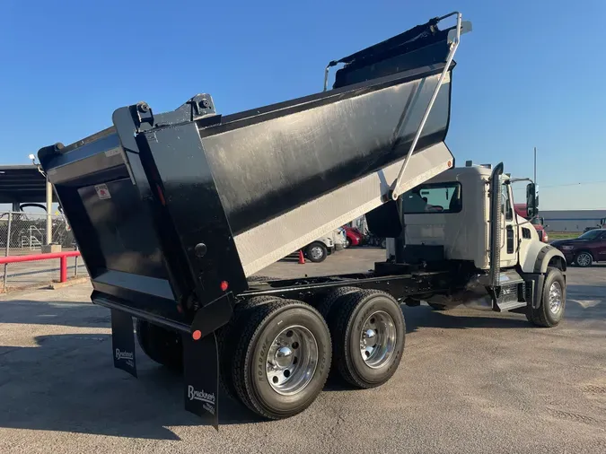 2022 MACK GR64F