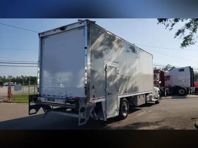 2020 Peterbilt 337