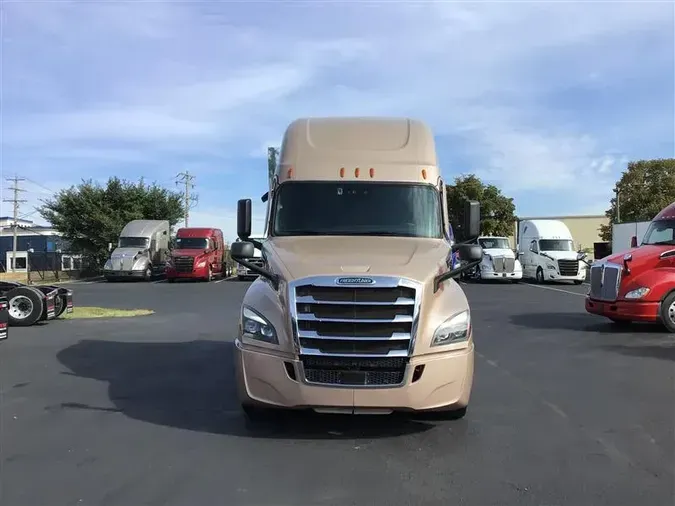 2021 FREIGHTLINER CA126