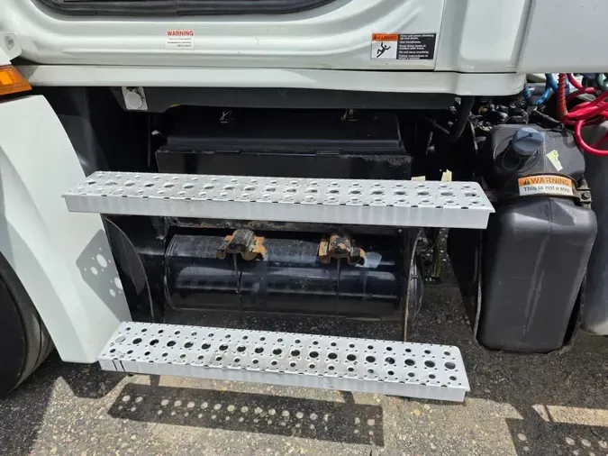 2019 FREIGHTLINER NEW CASCADIA 126