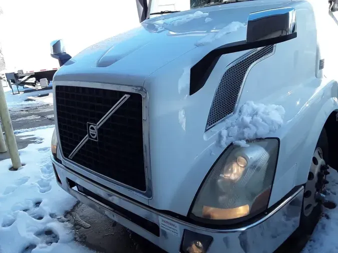 2017 VOLVO VNL42T 300