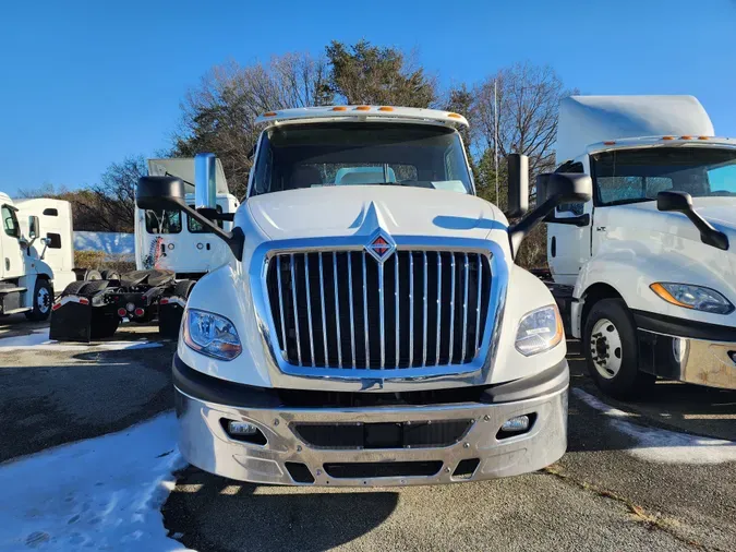 2018 NAVISTAR INTERNATIONAL LT625 DAYCAB T/A