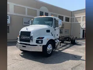 2025 MACK MD64