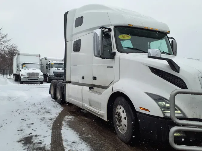 2019 VOLVO VNL64T-760