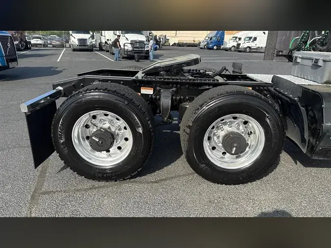 2020 FREIGHTLINER CA126
