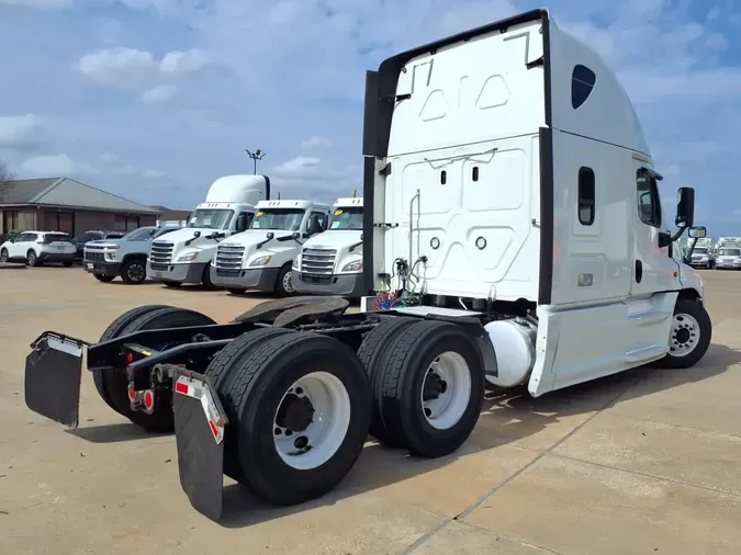 2018 FREIGHTLINER/MERCEDES CASCADIA 125