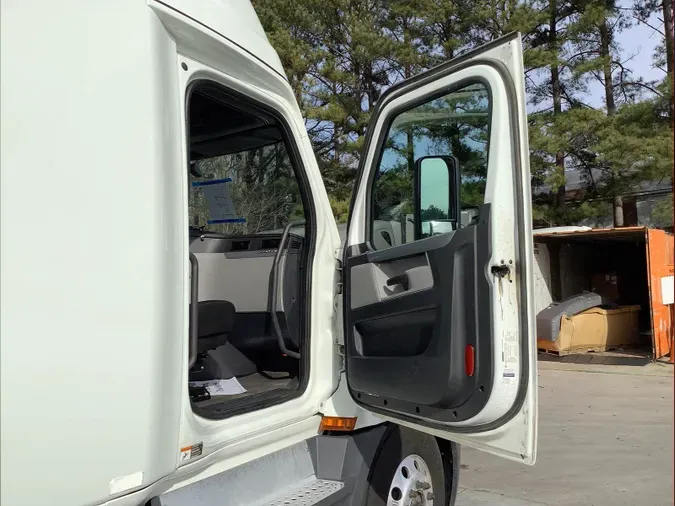 2020 Freightliner Cascadia