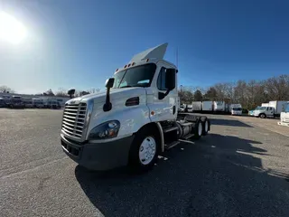 2016 Freightliner CASCADIA 113