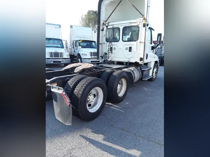 2016 FREIGHTLINER/MERCEDES CASCADIA 125