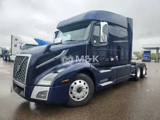 2022 VOLVO VNL64T740