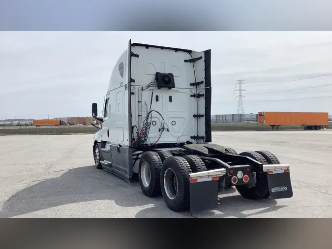 2022 Freightliner Cascadia 126