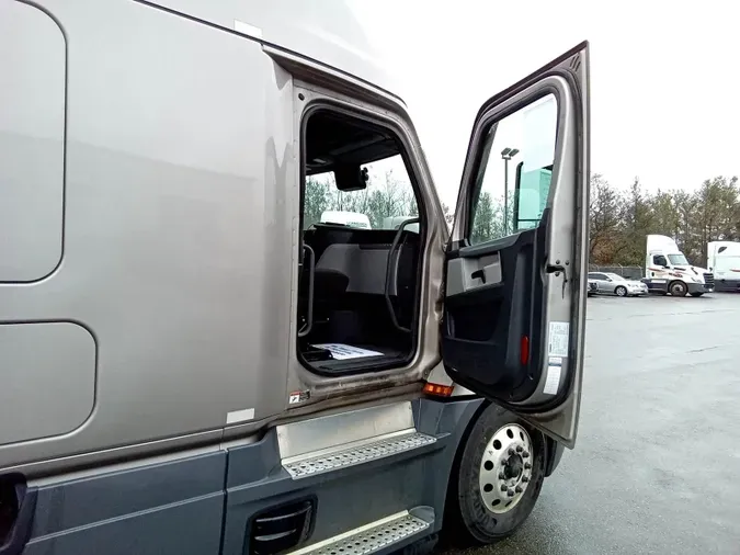 2021 Freightliner Cascadia