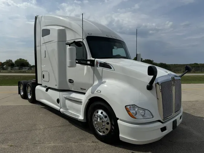 2021 KENWORTH T680