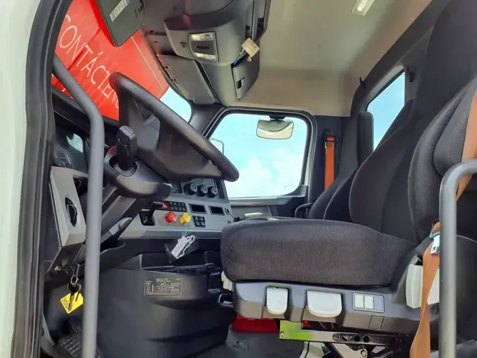 2019 FREIGHTLINER NEW CASCADIA 126