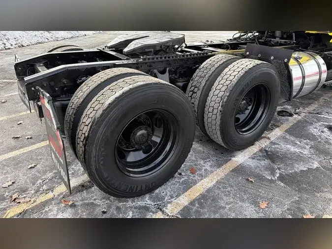 2019 INTERNATIONAL RH613